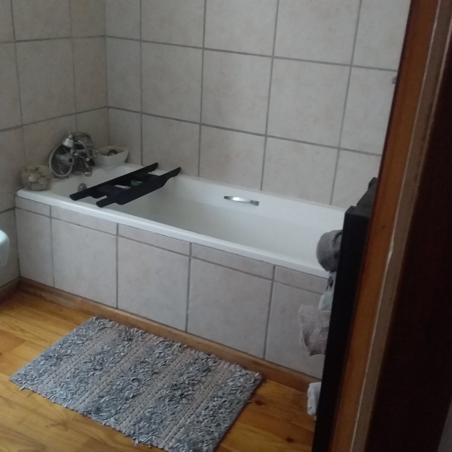  Bedroom Property for Sale in Paradise Beach Eastern Cape